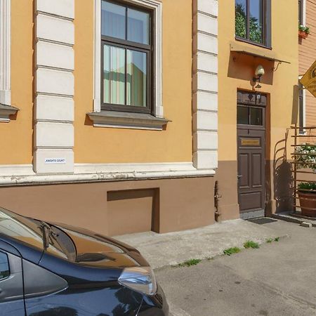 Knights Court Hotel Riga Bagian luar foto
