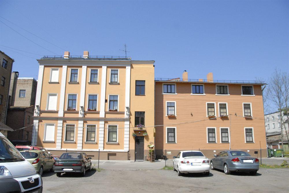 Knights Court Hotel Riga Bagian luar foto