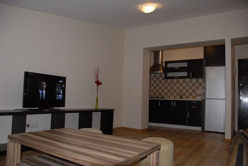 Knights Court Hotel Riga Bagian luar foto