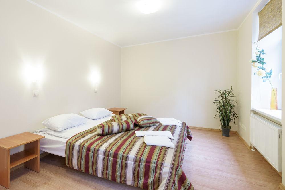 Knights Court Hotel Riga Bagian luar foto