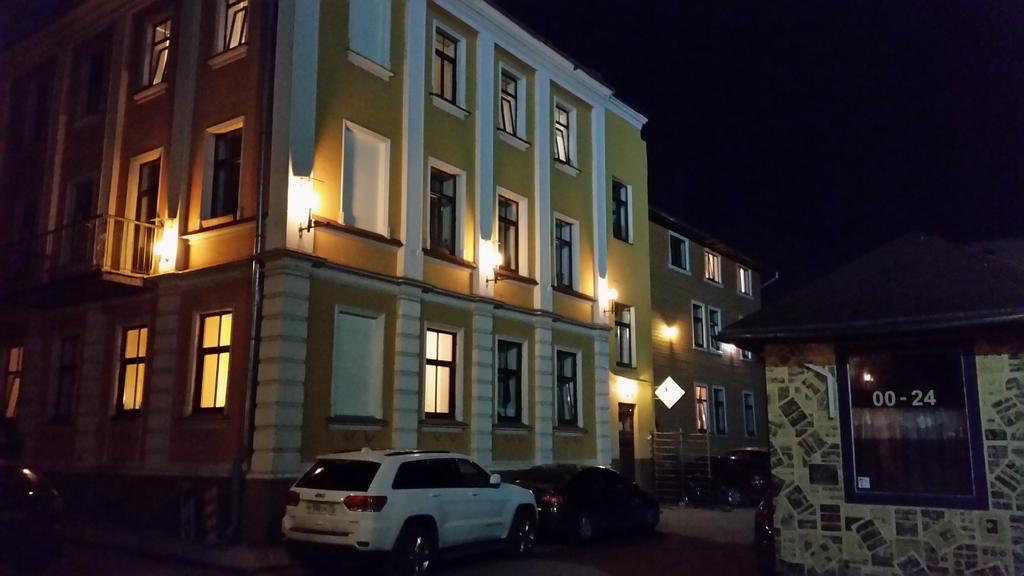 Knights Court Hotel Riga Bagian luar foto