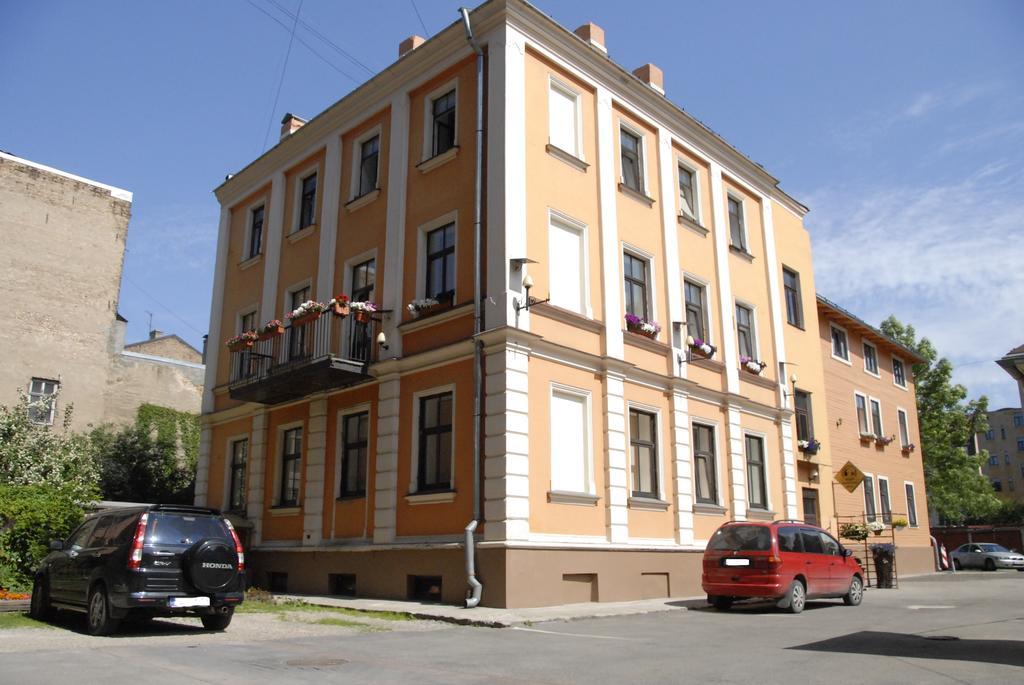 Knights Court Hotel Riga Bagian luar foto