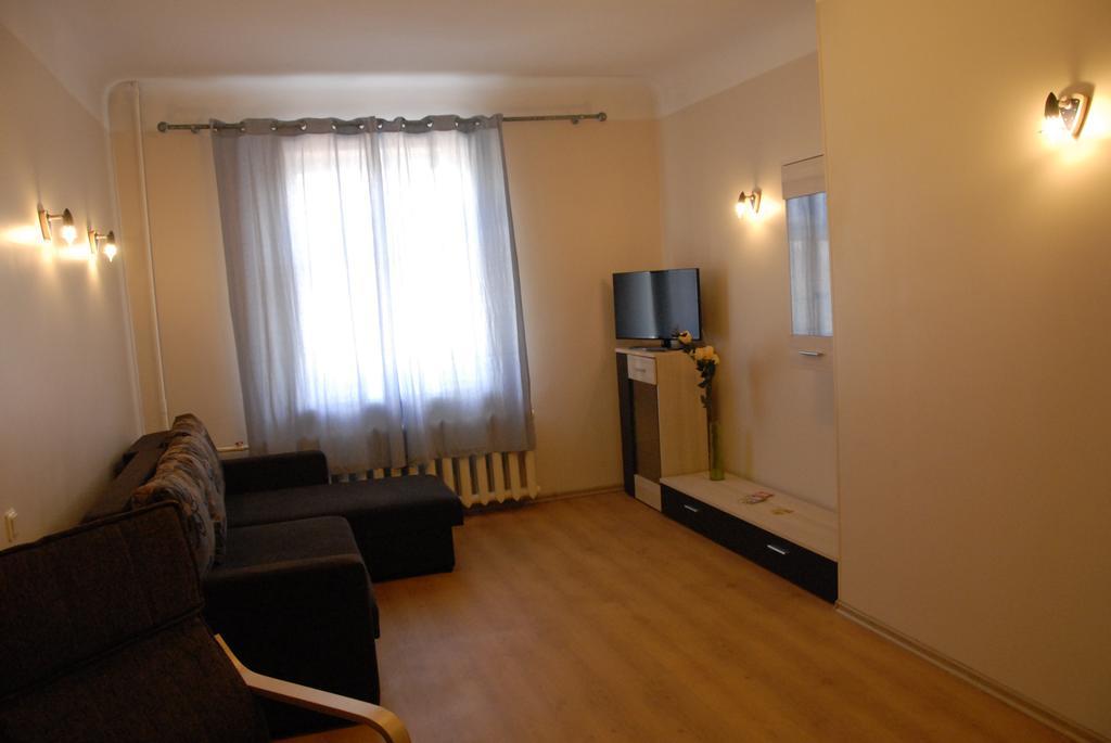 Knights Court Hotel Riga Bagian luar foto