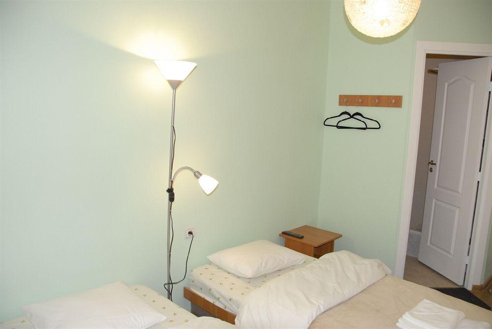 Knights Court Hotel Riga Bagian luar foto