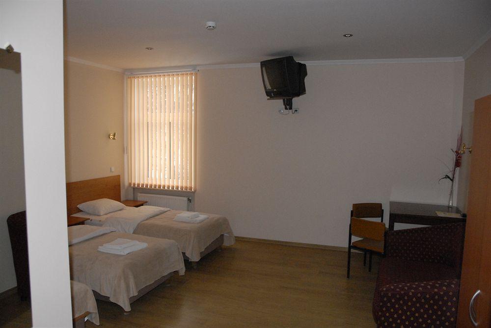 Knights Court Hotel Riga Bagian luar foto