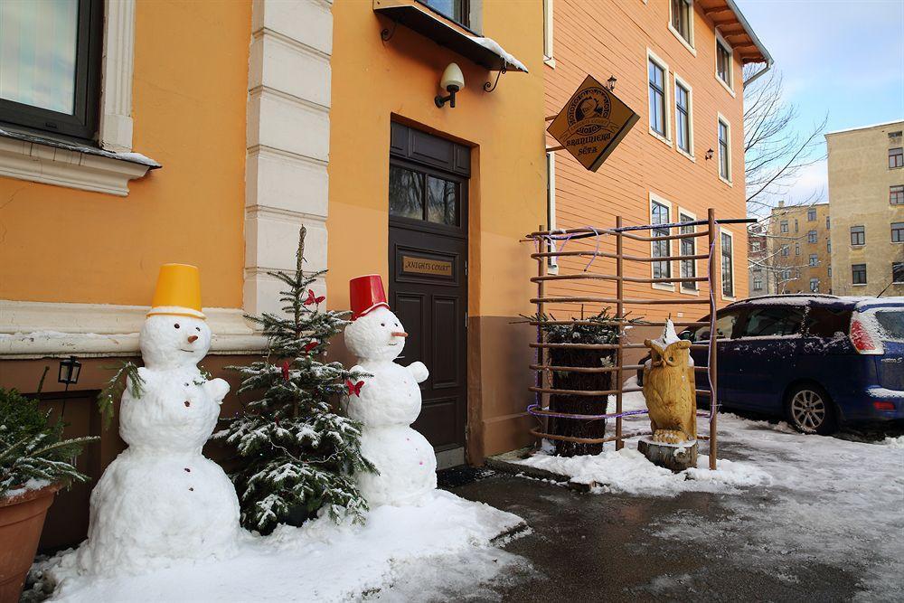 Knights Court Hotel Riga Bagian luar foto