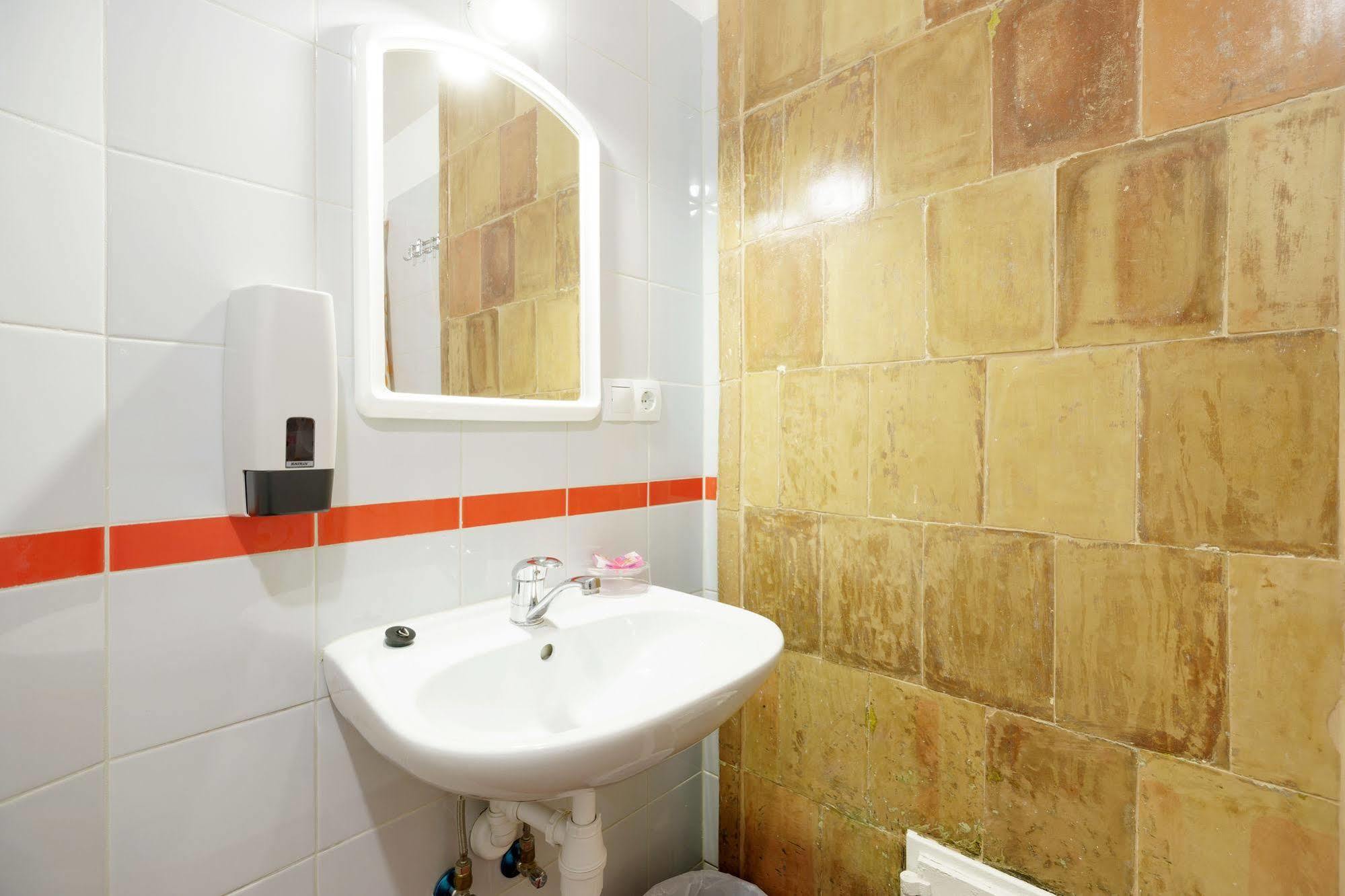 Knights Court Hotel Riga Bagian luar foto