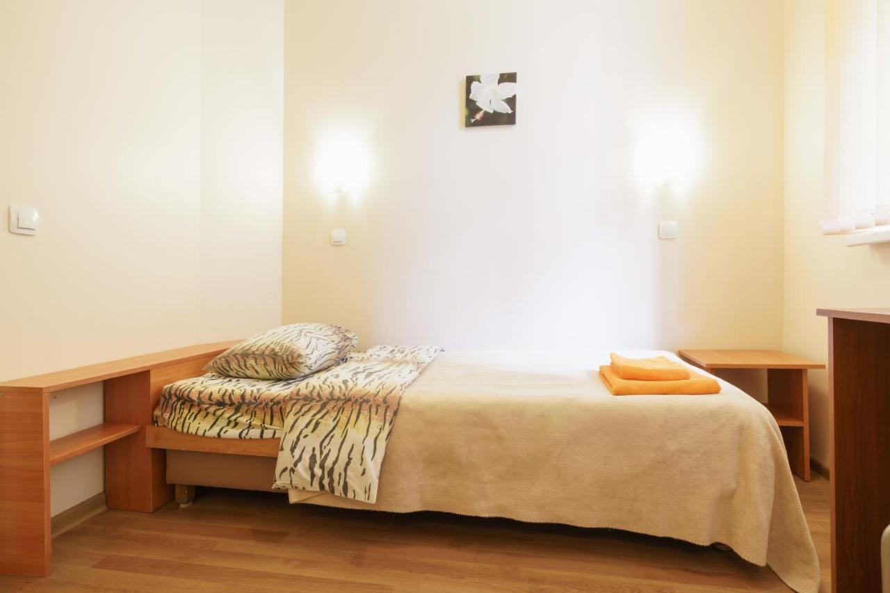 Knights Court Hotel Riga Ruang foto
