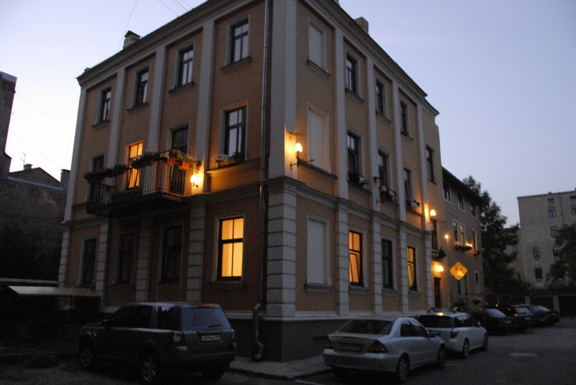 Knights Court Hotel Riga Bagian luar foto
